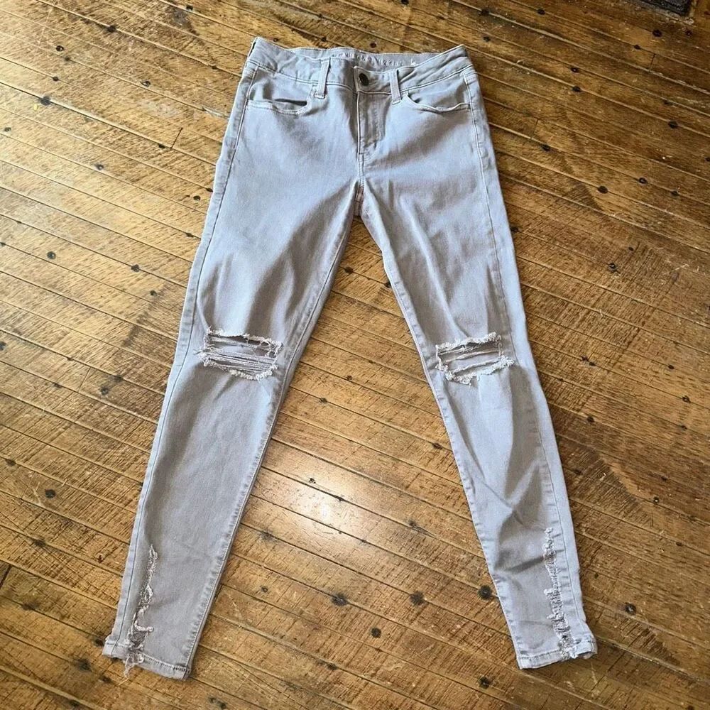 American Eagle distressed stretchy tan size 6 normcore jeggings